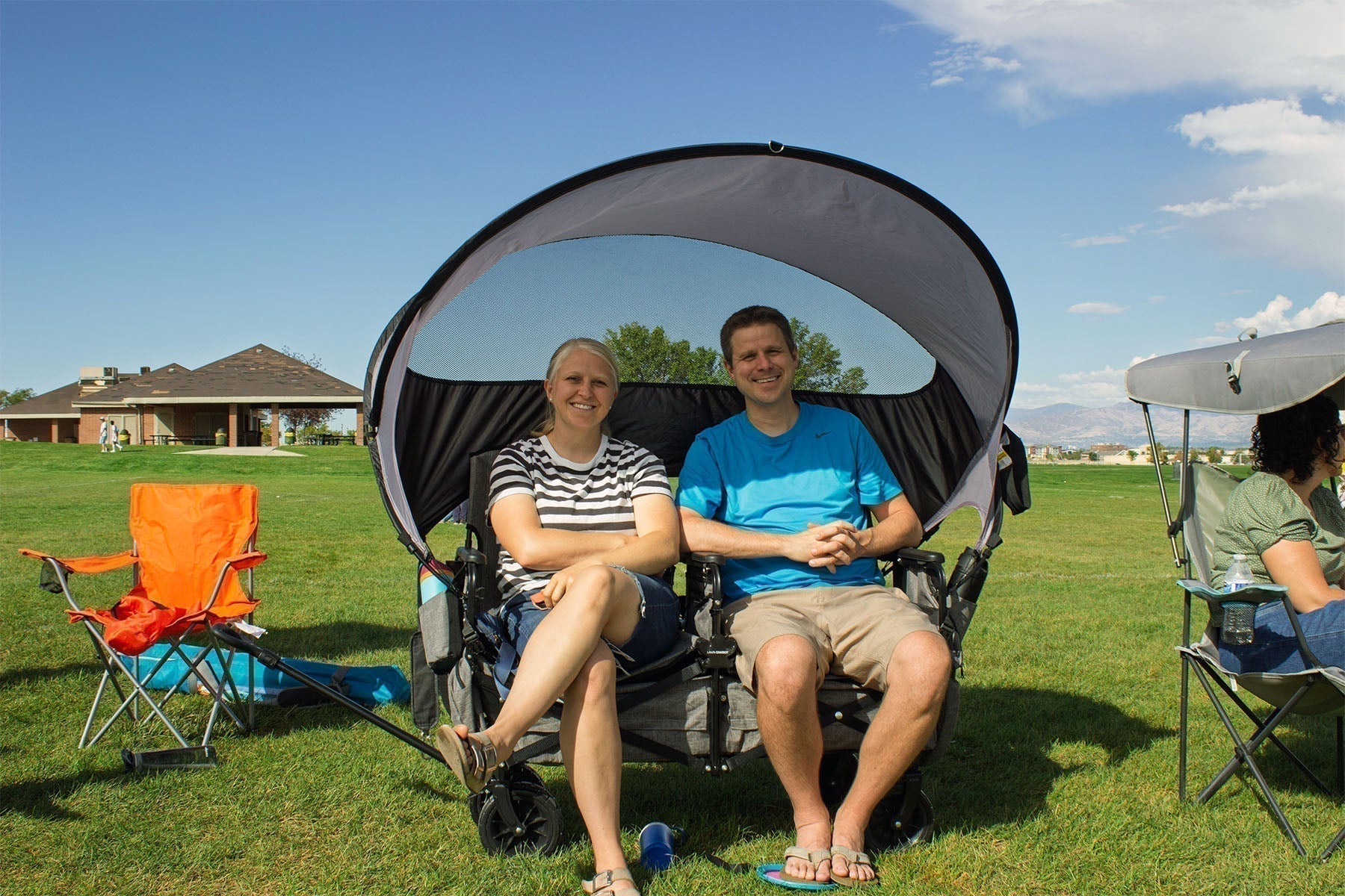 Lawn Chariot vs. Lounge Wagon: Seats & Shade Compared